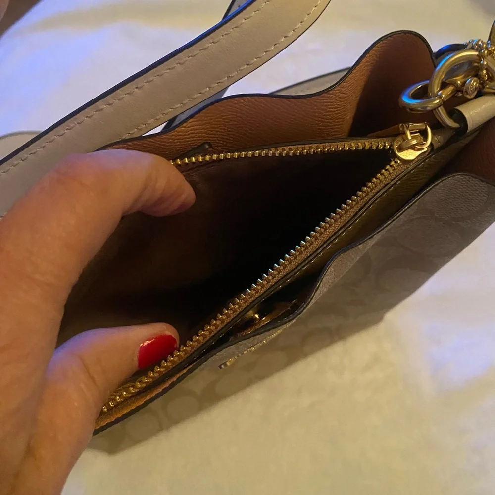 Coach Tan Crossbody Bag & Wallet never Used - Picture 3 of 7